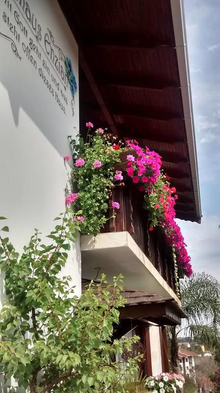 Hospedaria Gastehaus Enzian Treze Tílias Extérieur photo
